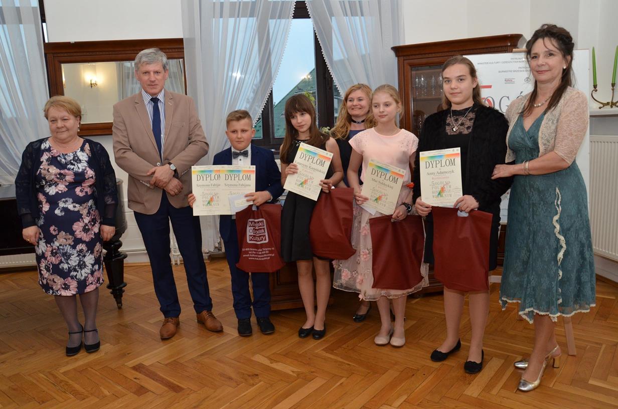 Sukces Mai Sułdeckiej w Ogólnopolskim Konkursie Wokalnym w Brzesku